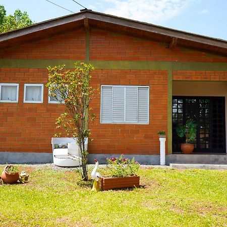 Iguazu Alojamiento "La Casa" بويرتو إجوازو الغرفة الصورة