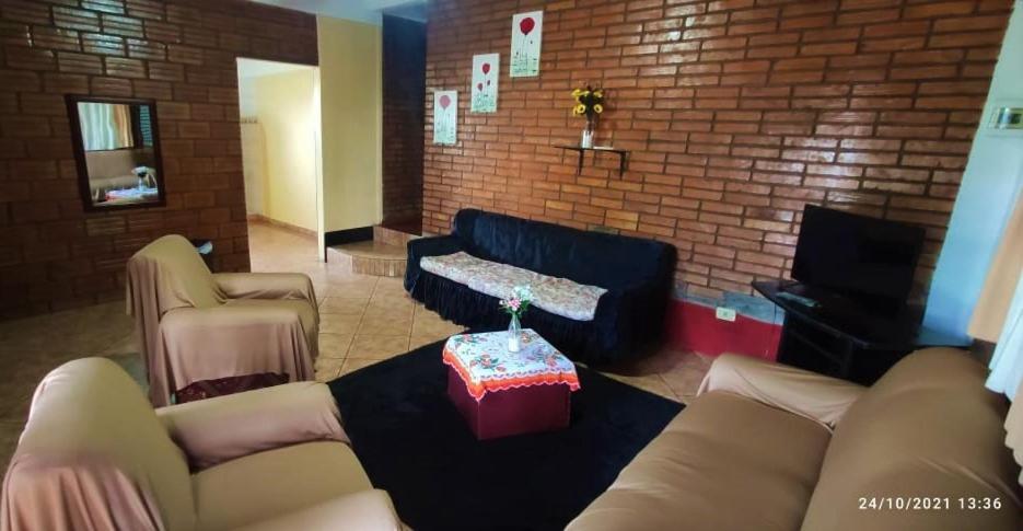 Iguazu Alojamiento "La Casa" بويرتو إجوازو المظهر الخارجي الصورة